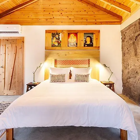 Bed & Breakfast Pocinhobay