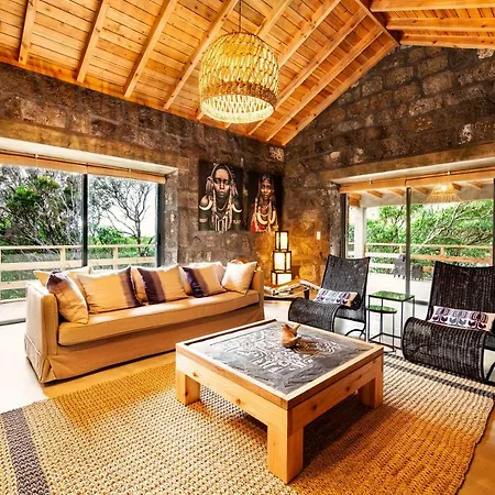 Couette-café Pocinhobay 4*