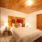 Pocinhobay Bed & Breakfast 4*