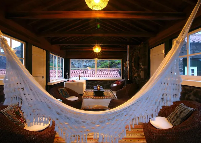 Pocinhobay Madalena (Azores)