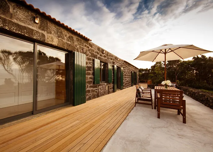 Pocinhobay Madalena (Azores)